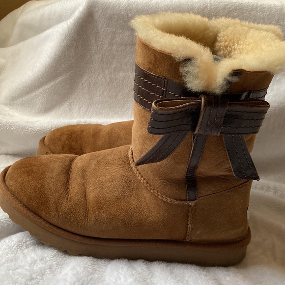 UGG Josette 1003174 Chestnut Boots. Size 10 - Picture 4 of 17